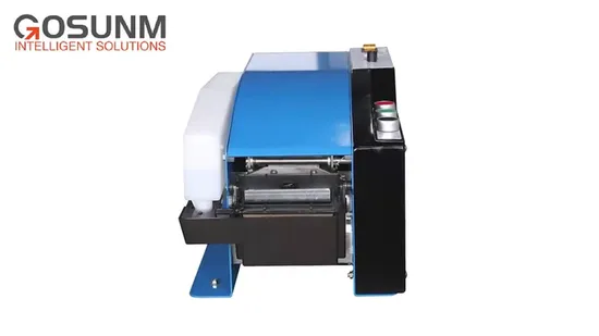 Диспенсер для клейкой ленты. Мини-диспенсер для бумажной ленты с автоматическим поливом и легкой резкой. Изготовлен из армированной крафт-бумаги с прорезиненным покрытием.