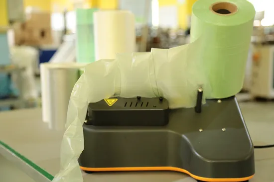 Машина для упаковки воздушных подушек из воздушно-пузырчатой пленки без загрязнения